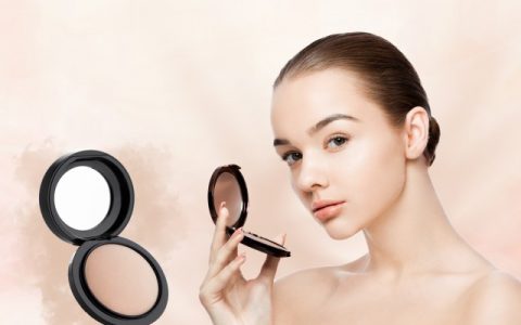 用了粉饼还要用散粉吗，告诉你粉饼和散粉的适合什么肤质