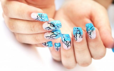 在家diy简单的美甲，指甲这样做更显气质