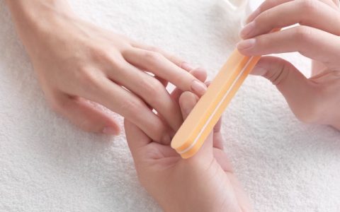 焦糖色美甲颜色搭配，，这5样好看又时尚