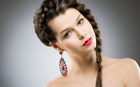 怎样把头发扎起来还不显脸大，让你少女感十足