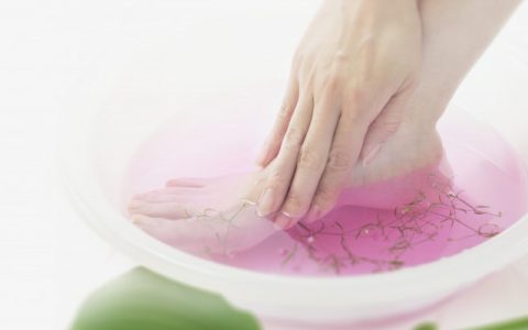 精油可以泡脚吗，了解这些对你有帮助