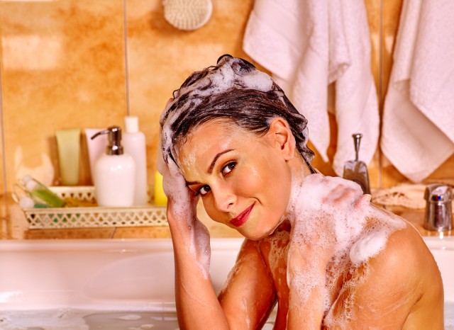 女生头顶头发稀少怎么办，教你如何拥有浓密秀发