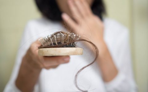 头发容易掉吃什么食补，，你知道这些这些食物吗