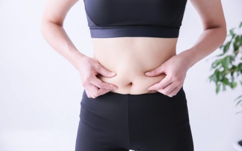 做什么动作瘦肚子上赘肉，减肚子的4个小方法