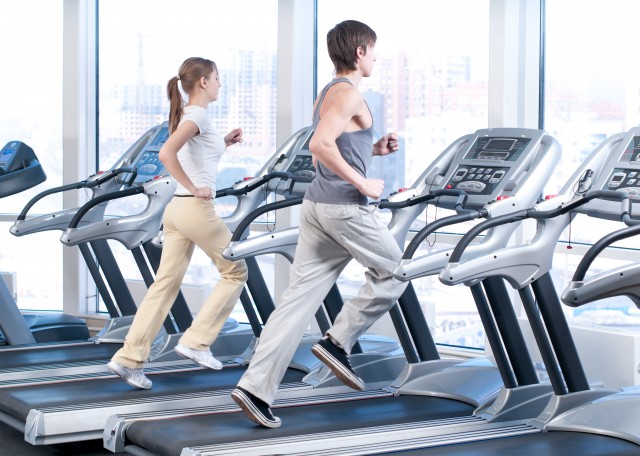 男生瘦臀图解，四招健身技巧帮你练出健硕身材