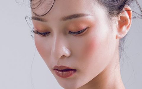 不同年龄段的女生该如何护肤 针对不同阶段的皮肤问题进行管理