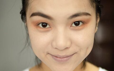 自己画的眉毛容易掉妆怎么办