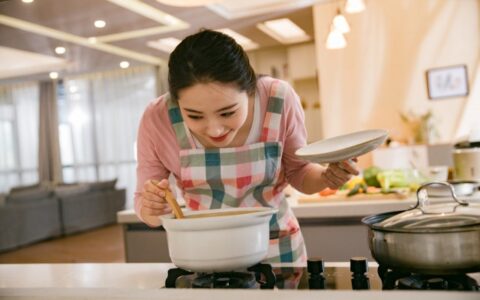 女人脸黄吃什么补气色，脸色暗黄怎么调理快