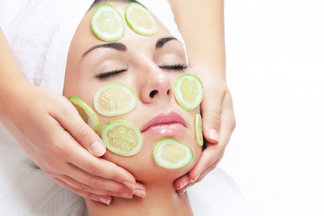 夏天晒黑了怎么美白，试试这四个小妙招