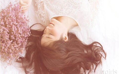 蜂蜜茶色显白吗 蜂蜜茶色搭配什么发型好看