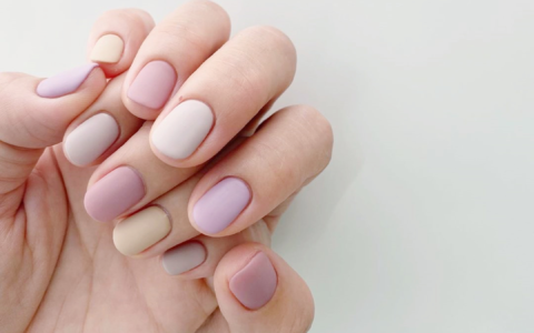 秋季跳色美甲指南！照着搭不会错！