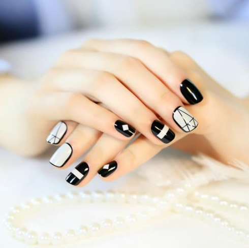  2020新款个性手绘美甲图片 个性手绘美甲怎么做