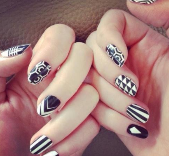  2020新款个性手绘美甲图片 个性手绘美甲怎么做