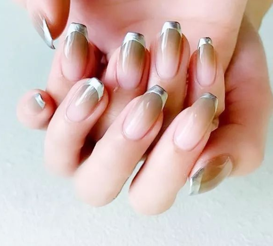  好看的法式甜心新娘美甲 法式甜心新娘美甲怎么做