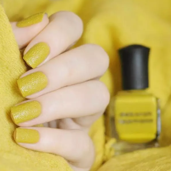  优雅纯色美甲怎么做 步骤简单成品好看