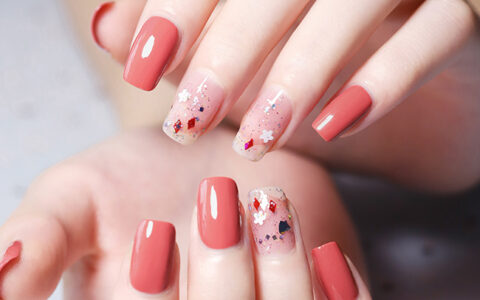 做完美甲多久可以洗衣服 怎么使甲胶更牢固