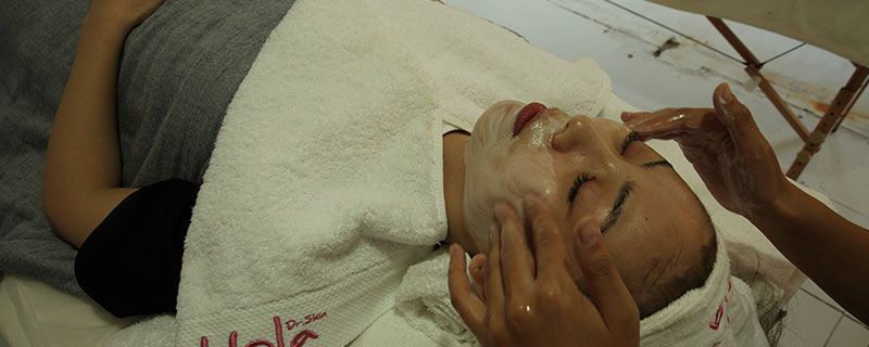 t字区出油毛孔粗大怎么办