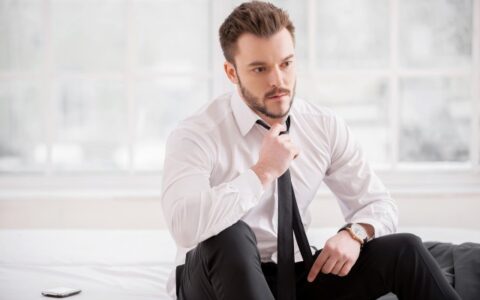 男人有这几个人品不好的表现，记住不值得深交