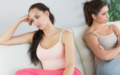 和好朋友吵架了怎么办，教你解决方法