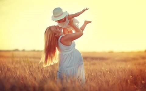 想要儿媳妇给你养老，不用刻意讨好，做好这三件事情就行