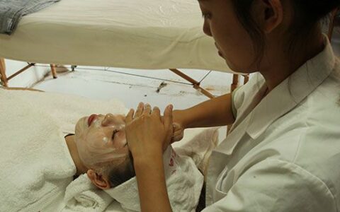 刷酸后正确的护肤步骤