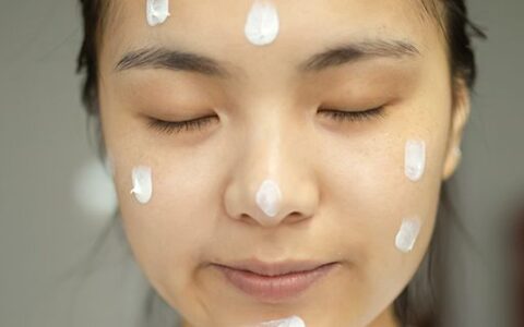 用化妆品的步骤