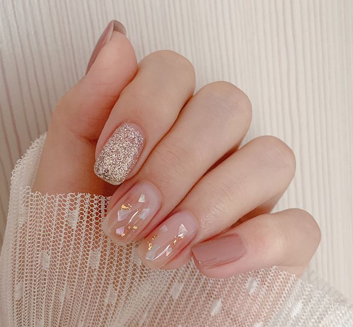  8款超元气的秋日美甲分享，显白又很耐看哦~