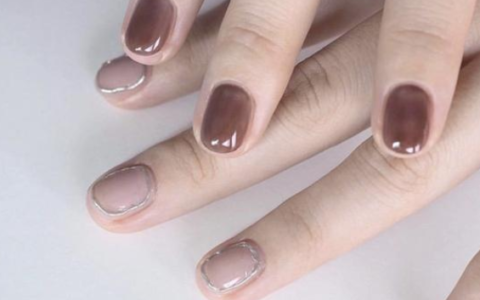 初秋美甲要来这些色 可盐可甜清新显白谁不想拥有？