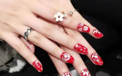 自己买的美甲怎么贴 在家美甲贴怎么卸