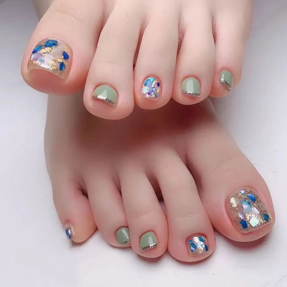 入秋后的第一杯奶茶与最后一款脚甲