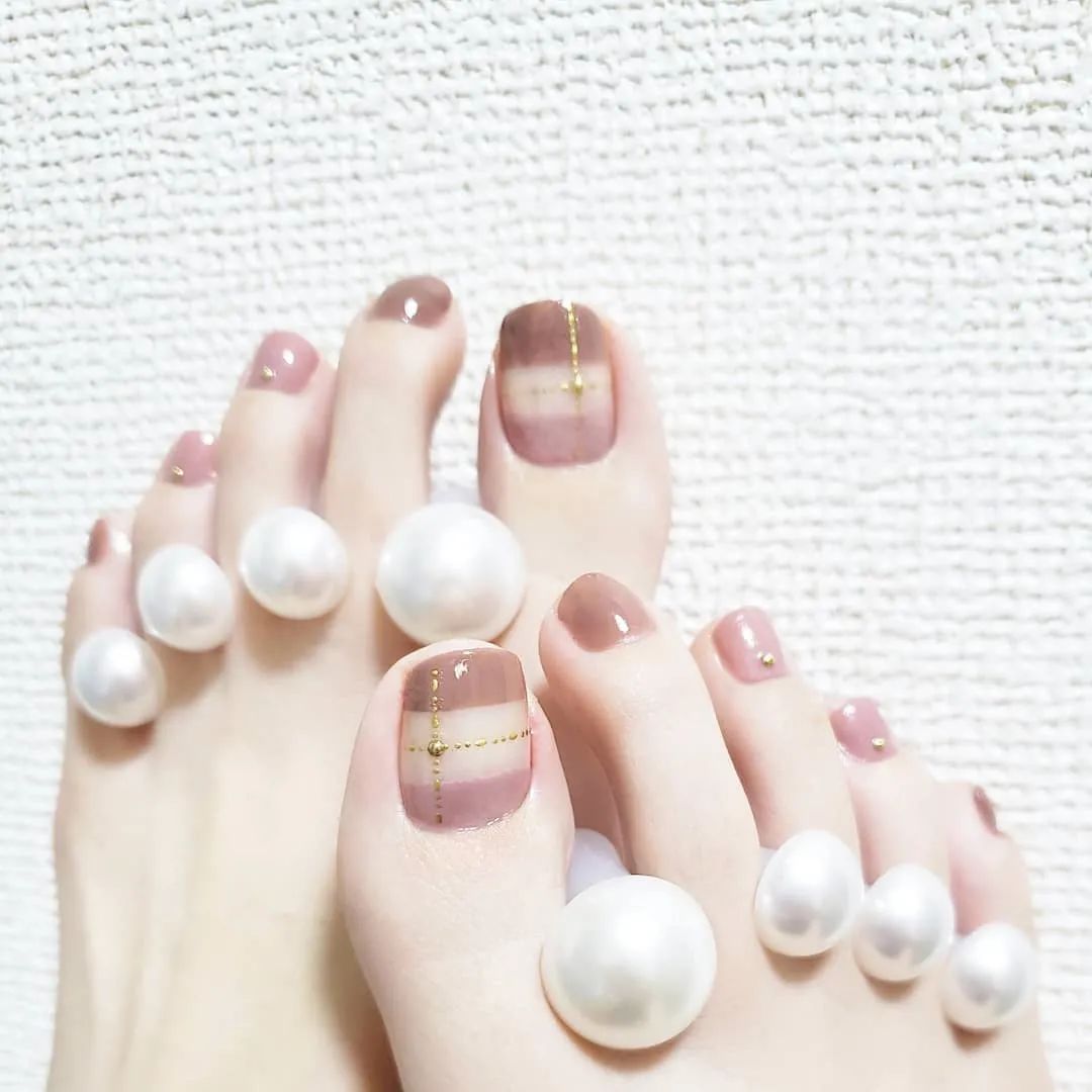 入秋后的第一杯奶茶与最后一款脚甲