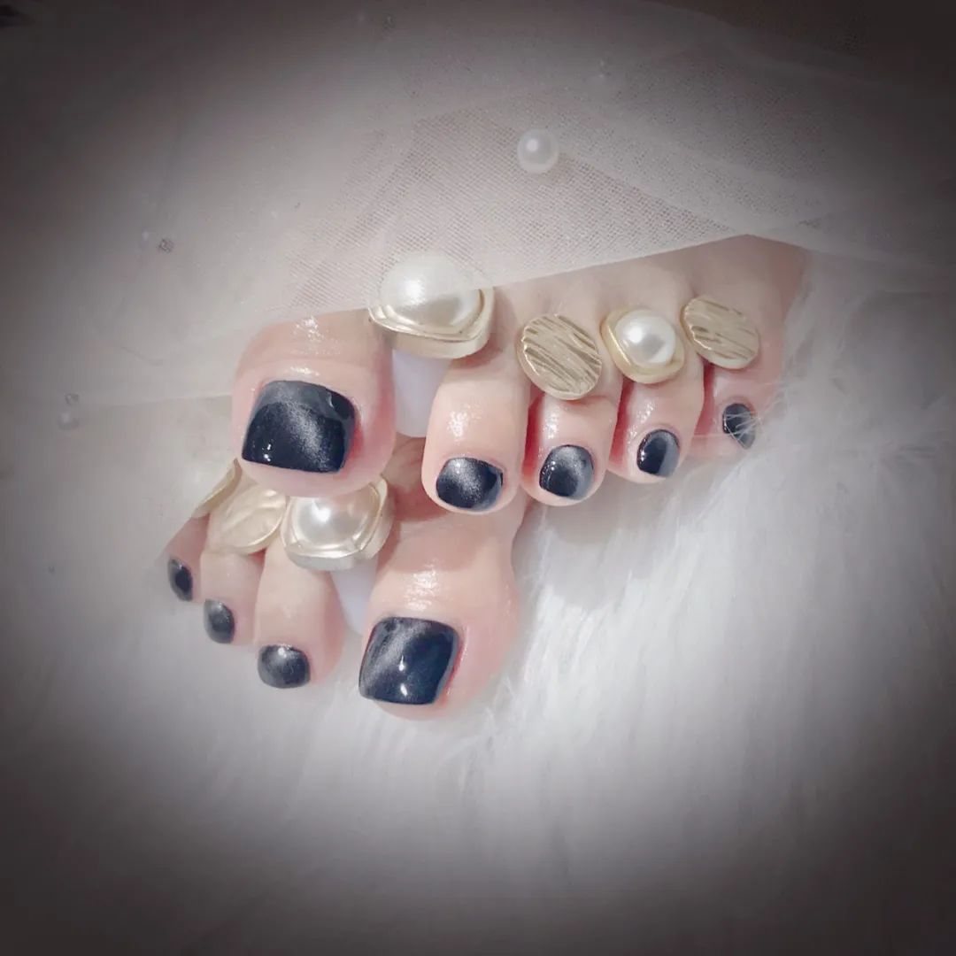 入秋后的第一杯奶茶与最后一款脚甲