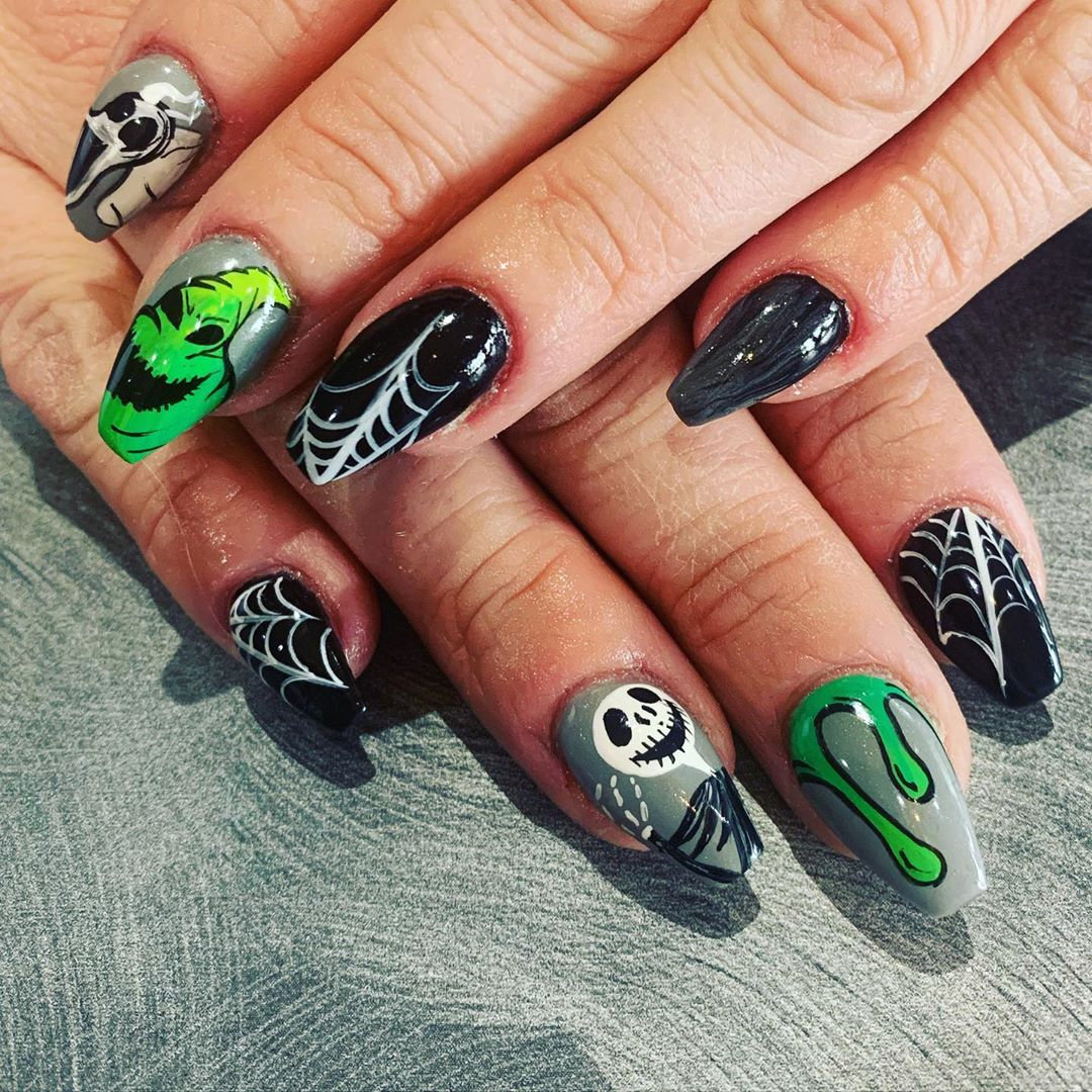 2020年万圣节美甲推荐范本，南瓜，幽灵，蜘蛛指彩元素，万圣派对中最时髦的亮点！插图(15)