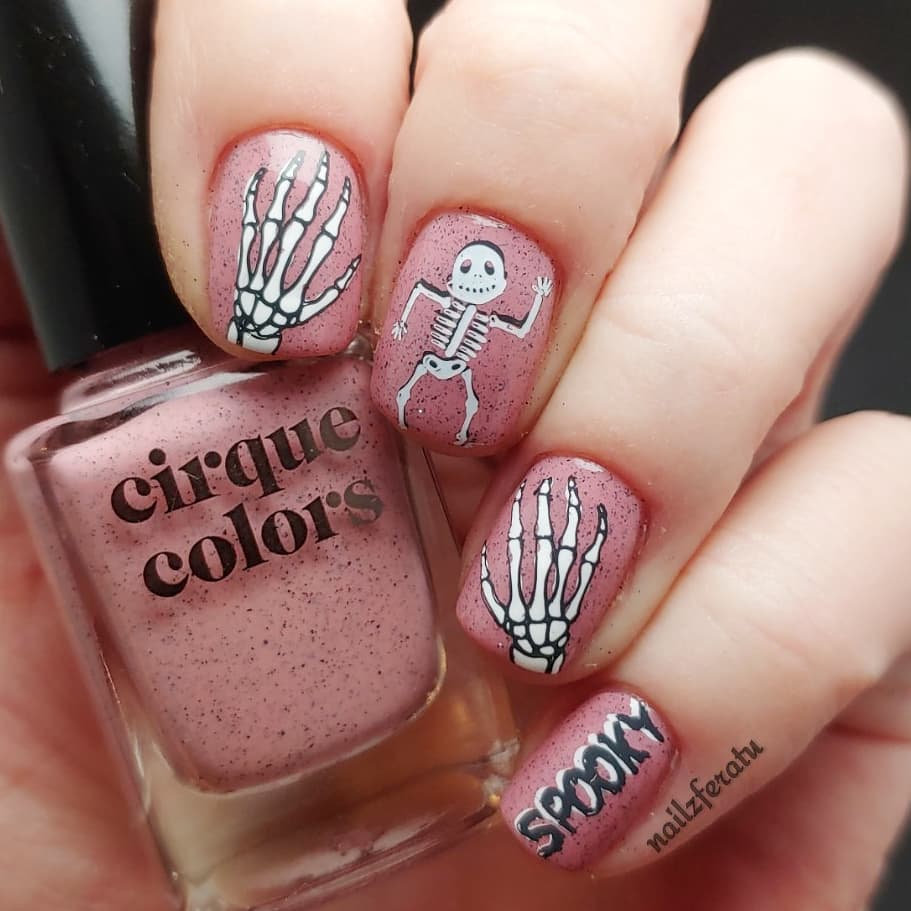 2020年万圣节美甲推荐范本，南瓜，幽灵，蜘蛛指彩元素，万圣派对中最时髦的亮点！插图(30)