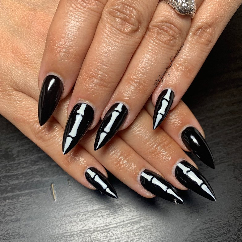 2020年万圣节美甲推荐范本，南瓜，幽灵，蜘蛛指彩元素，万圣派对中最时髦的亮点！插图(28)