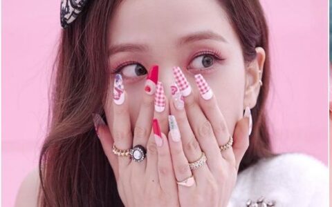 小熊软糖、美式贴纸风超可爱！BLACKPINK、赛琳娜新歌〈Ice Cream〉MV美甲样式公开，每一款都超萌