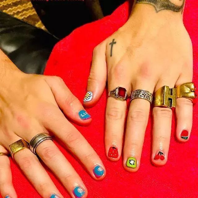 比纹身更上瘾的是美甲？男Rapper执迷的美甲癖太帅了！插图(19)