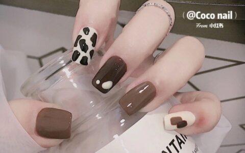 为指甲换新衫！9款文青摩卡色秋冬美甲提案！百搭又显气质！