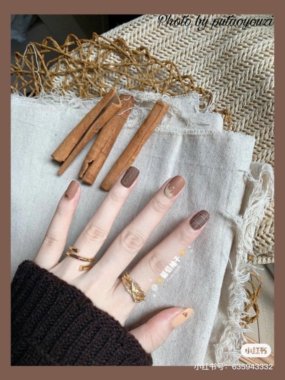 为指甲换新衫！9款文青摩卡色秋冬美甲提案！百搭又显气质！插图(8)