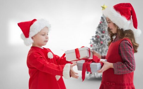 失去了这两个人，故乡已远在天涯