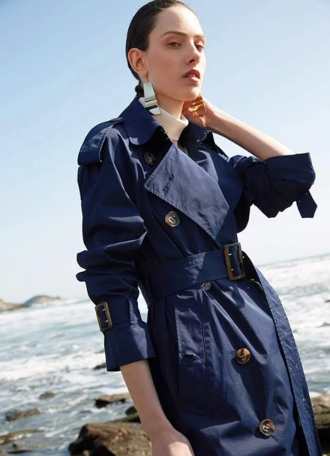  女生风衣穿什么打底？风衣该如何选择？