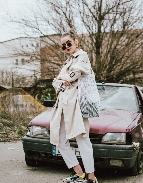  女生风衣穿什么打底？风衣该如何选择？