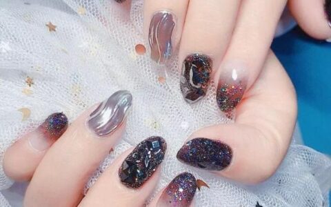 美甲知识：指甲油和雕刻胶有什么区别?