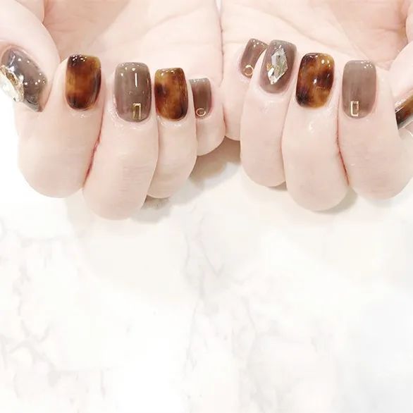 4款小红书秋季美甲，很火！首推鹌鹑蛋美甲