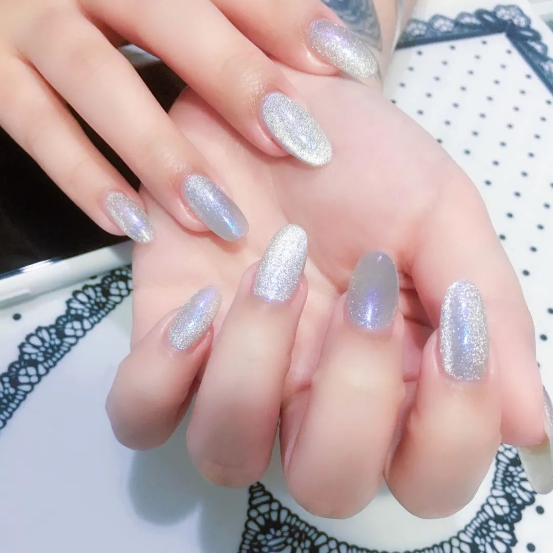 秋季的温柔风美甲，选猫眼不会错