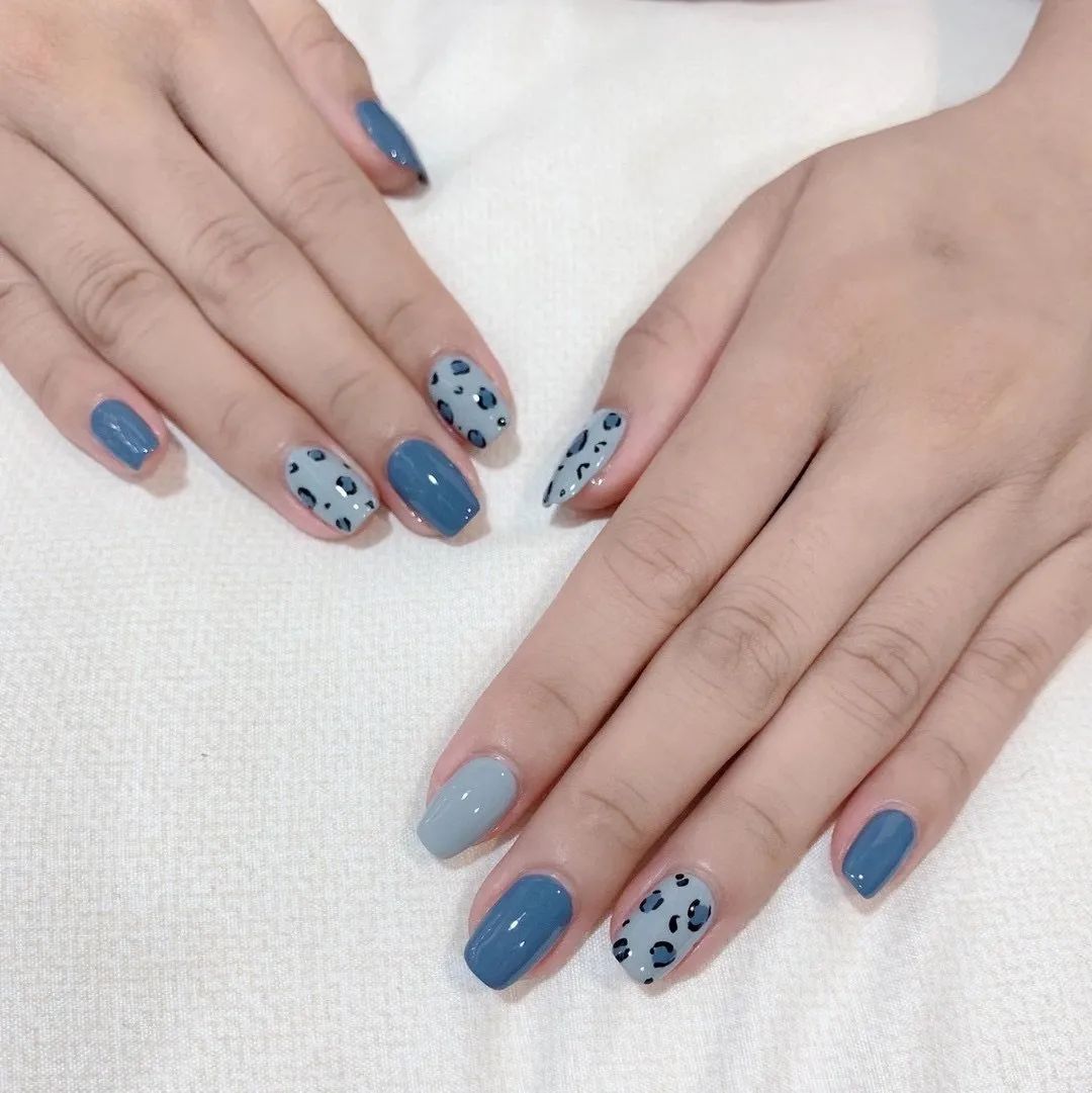 4款小红书秋季美甲，很火！首推鹌鹑蛋美甲