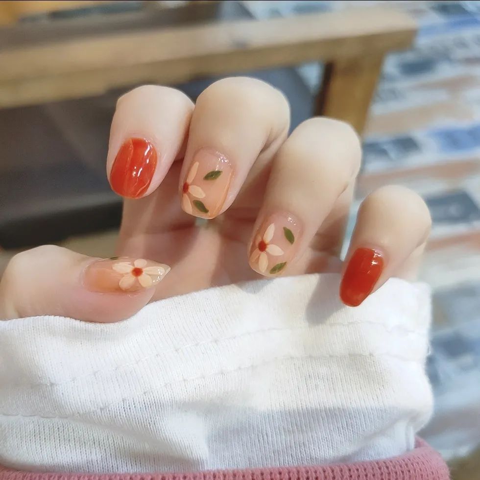 4款小红书秋季美甲，很火！首推鹌鹑蛋美甲