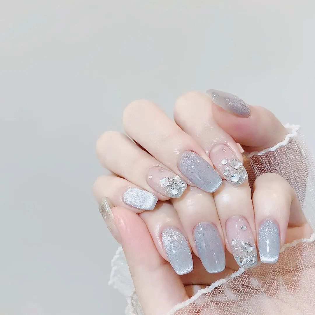 秋季的温柔风美甲，选猫眼不会错