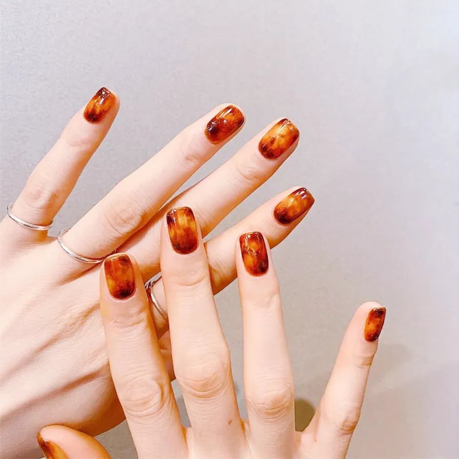 4款小红书秋季美甲，很火！首推鹌鹑蛋美甲