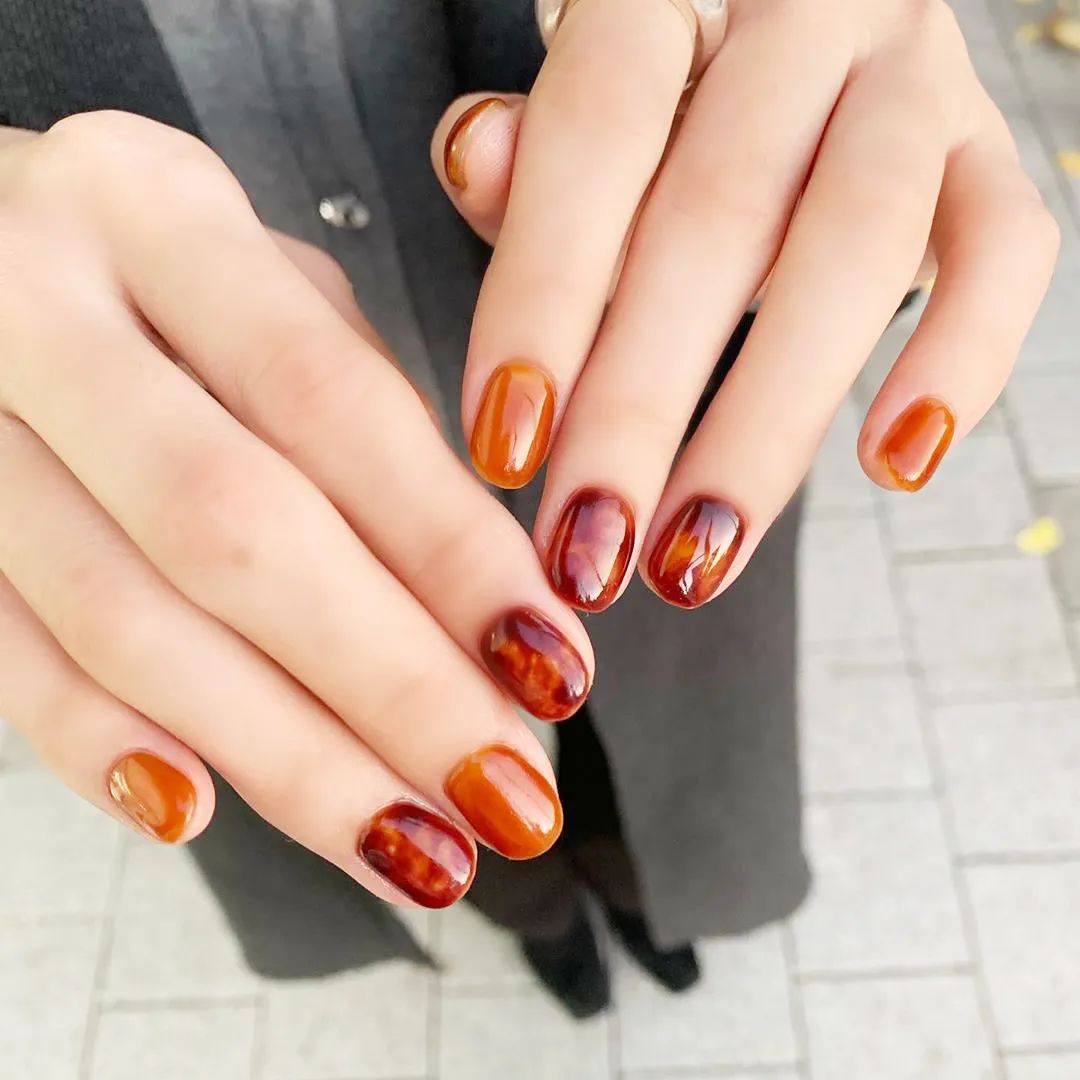 4款小红书秋季美甲，很火！首推鹌鹑蛋美甲